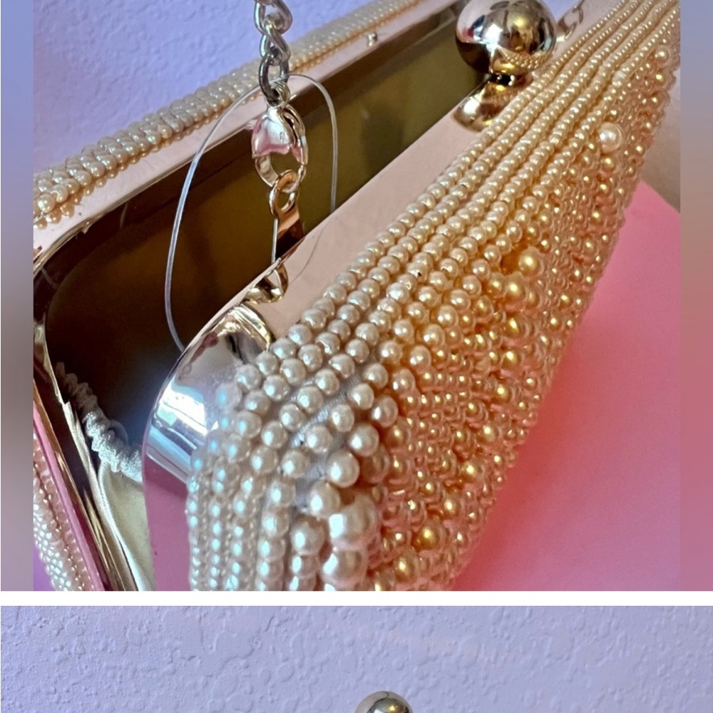 Gold Scallop Pearl Clutch Purse with Detachable Chain - Picture 5 of 12